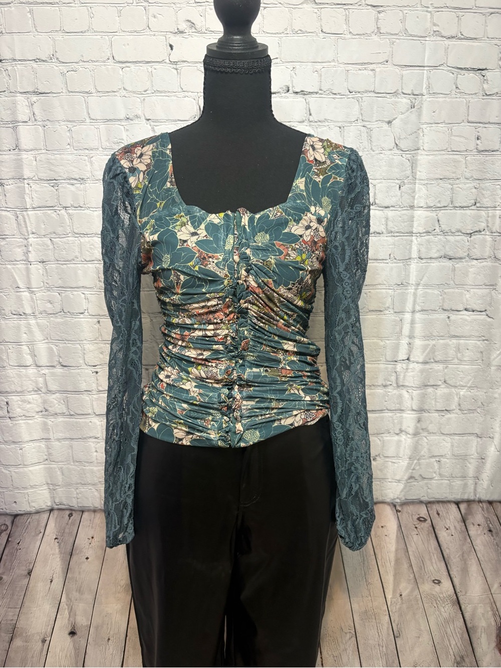 gimmicks by BKE Teal Floral Lace-Sleeve Ruched Long Sleeve Top